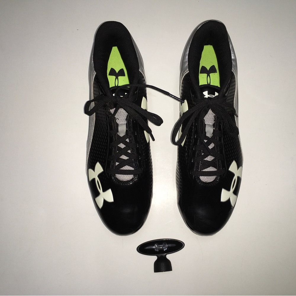 Under Armour Black Silver Green Football Cleats- Gently Used- Sz 9 Men